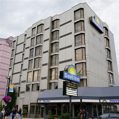 days inn clifton hill|days inn near the falls.